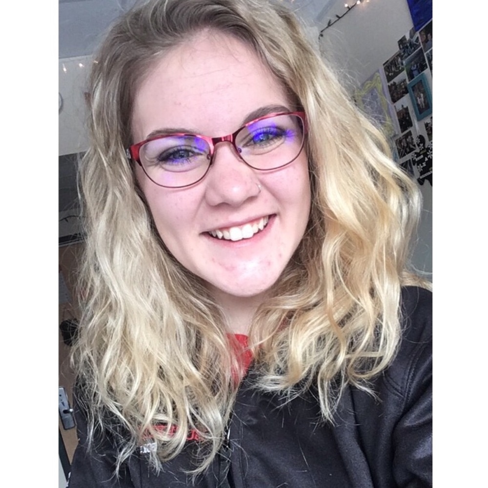 Meet your Posher, Danielle